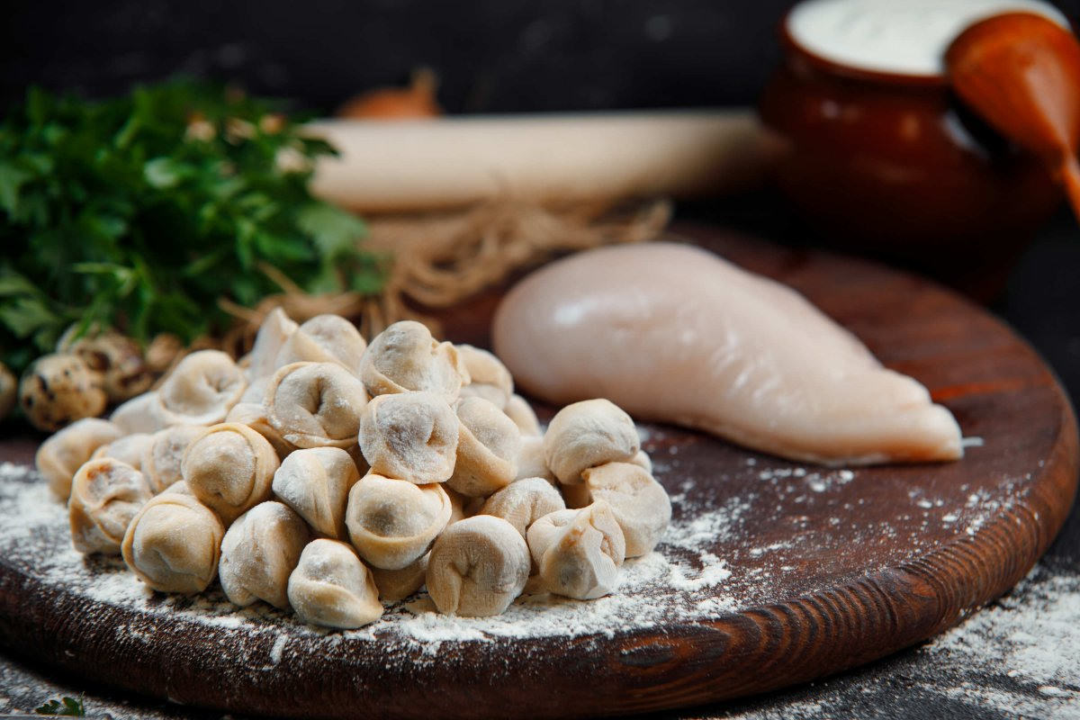 Пельмени с курицей — вкусно, легко и по-домашнему